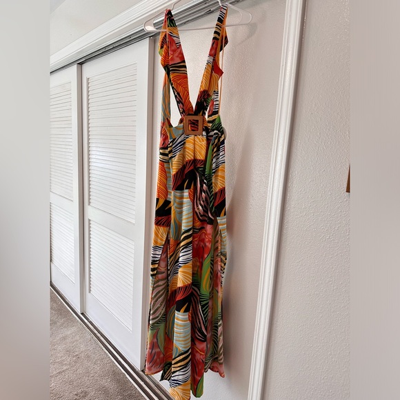 Luxxel Cutout Maxi Dress in Colorful Tropical Tribal Hawaiian African Leaf Print - Picture 6 of 11